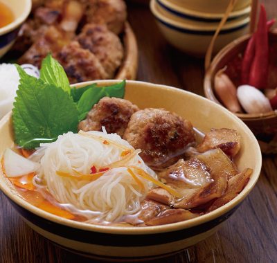 ブン・チャー（ベトナムの定番つけ麺メニュー）